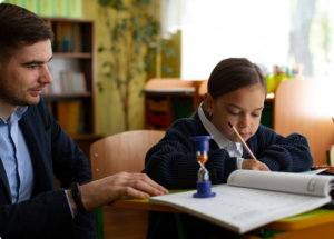 Education Perennialism: Meaning, Principles, Key Thinkers, Advantages, and Classroom Examples
